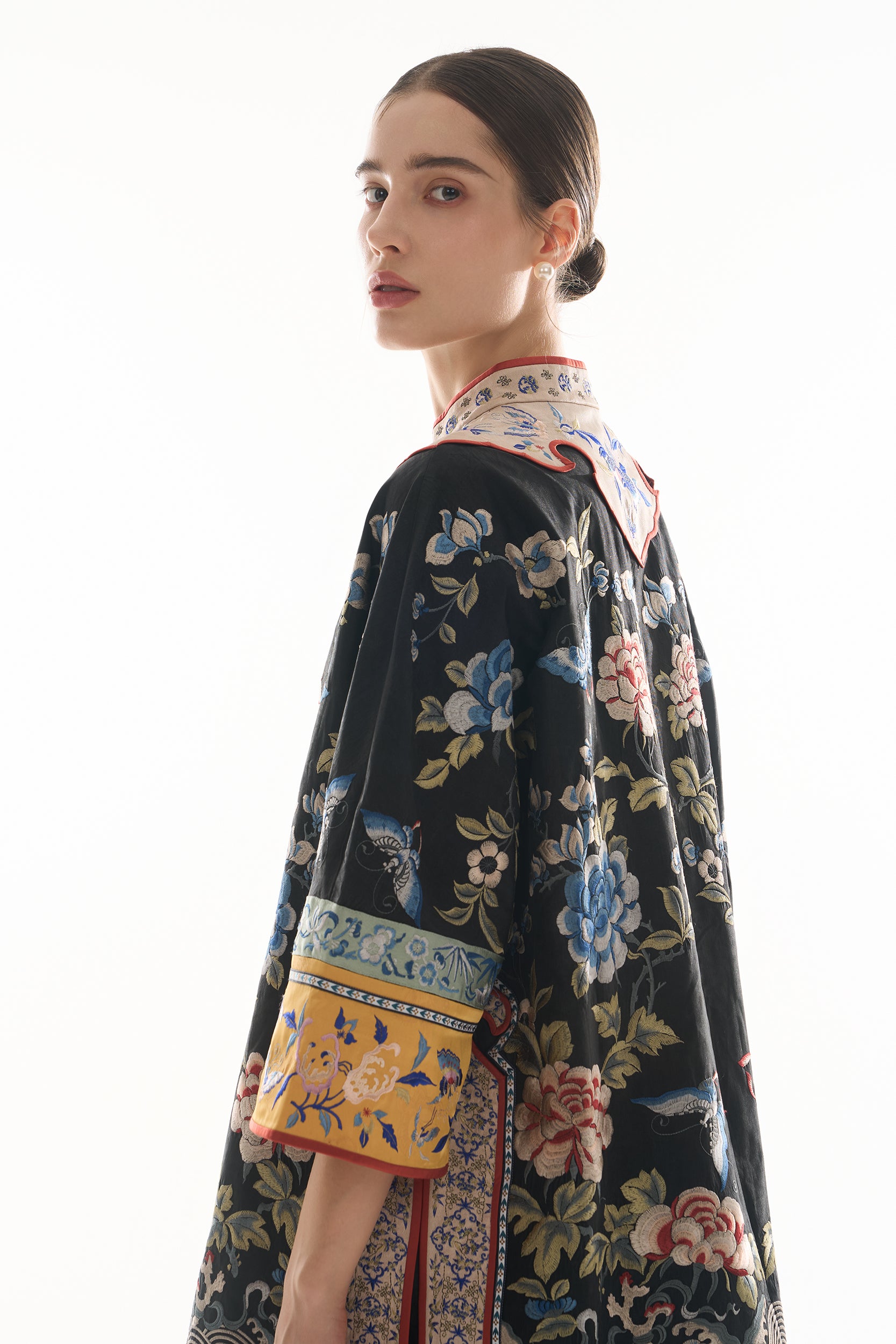 Butterflies Amidst Blossoms│Coats & Jackets│Song brocade